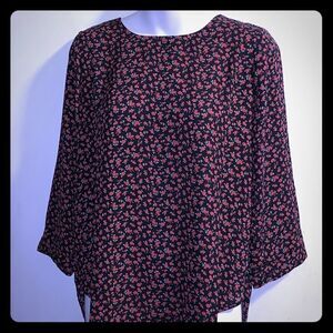 FOREVER21 Black And Red Floral Top- M NWT